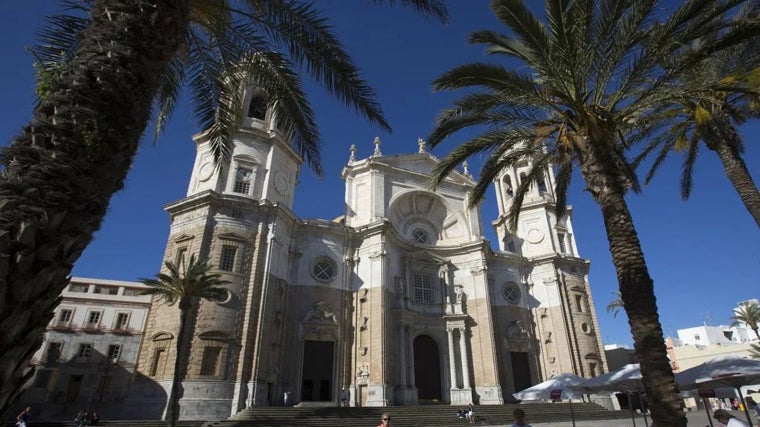 Los cinco monumentos de Cádiz que recibirán una inyección del Gobierno de España para su rehabilitación: la catedral, un castillo, el palacio...