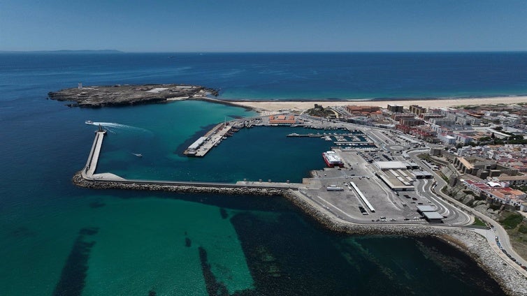 El puerto de Tarifa cancela las salidas con Tánger Ciudad por el temporal de viento de levante