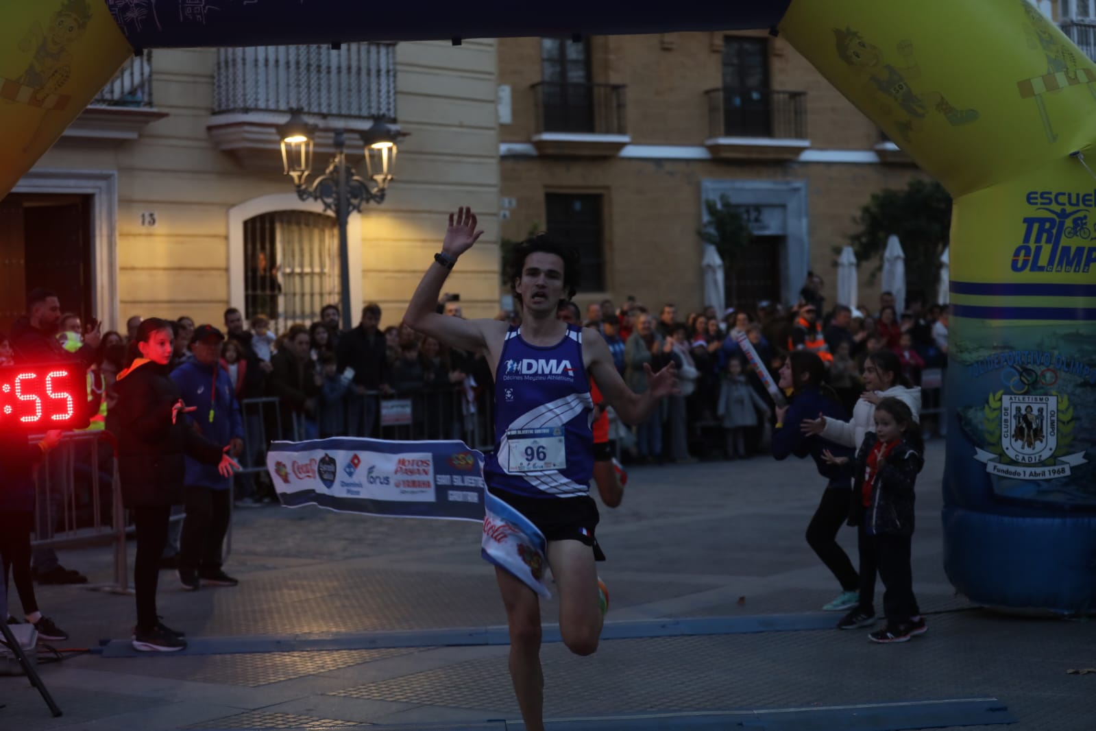 Fotos: Búscate en la VII San Silvestre gaditana 2024