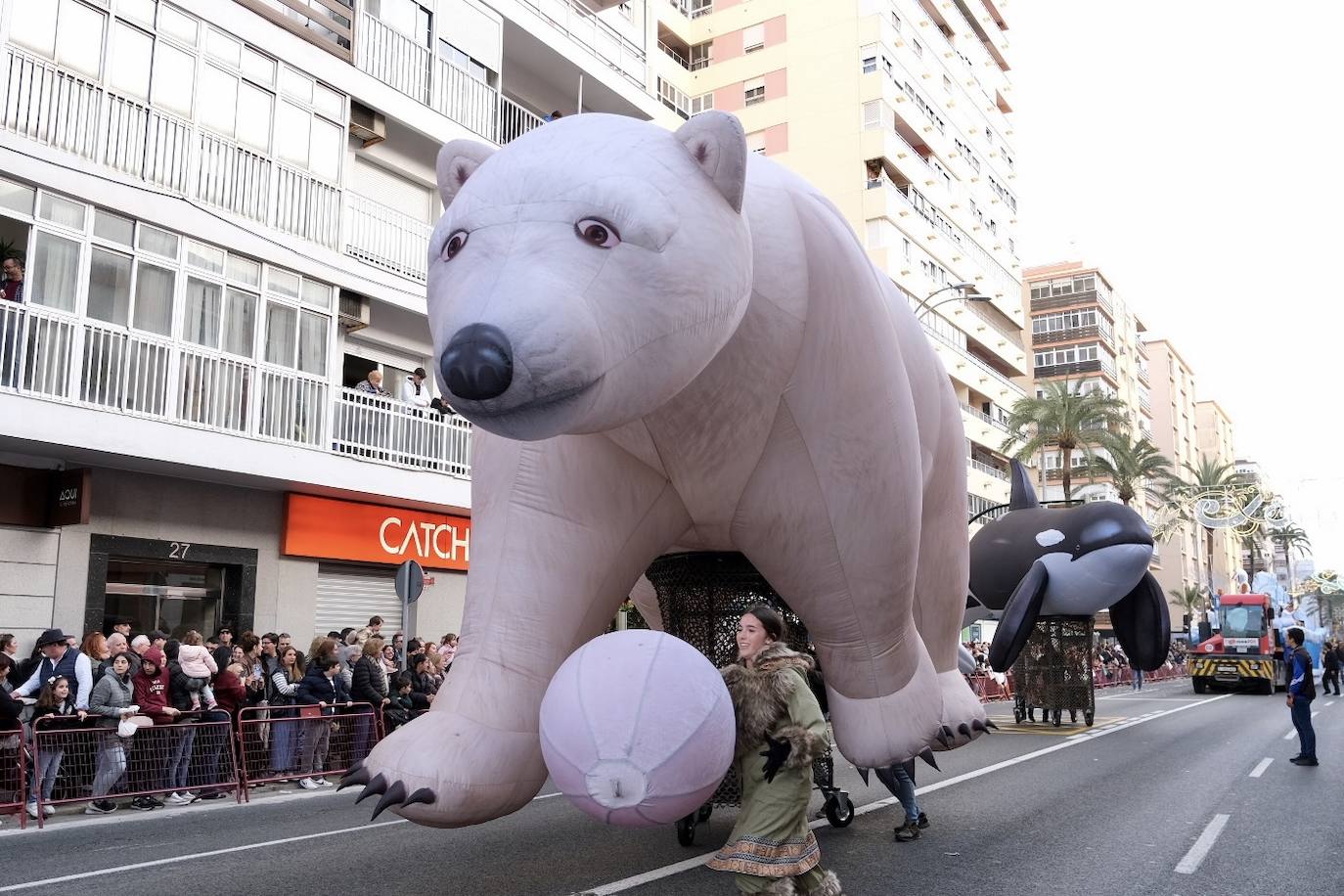 FOTOS: Melchor, Gaspar y Baltasar protagonizan una Cabalgata de cine en Cádiz en 2025