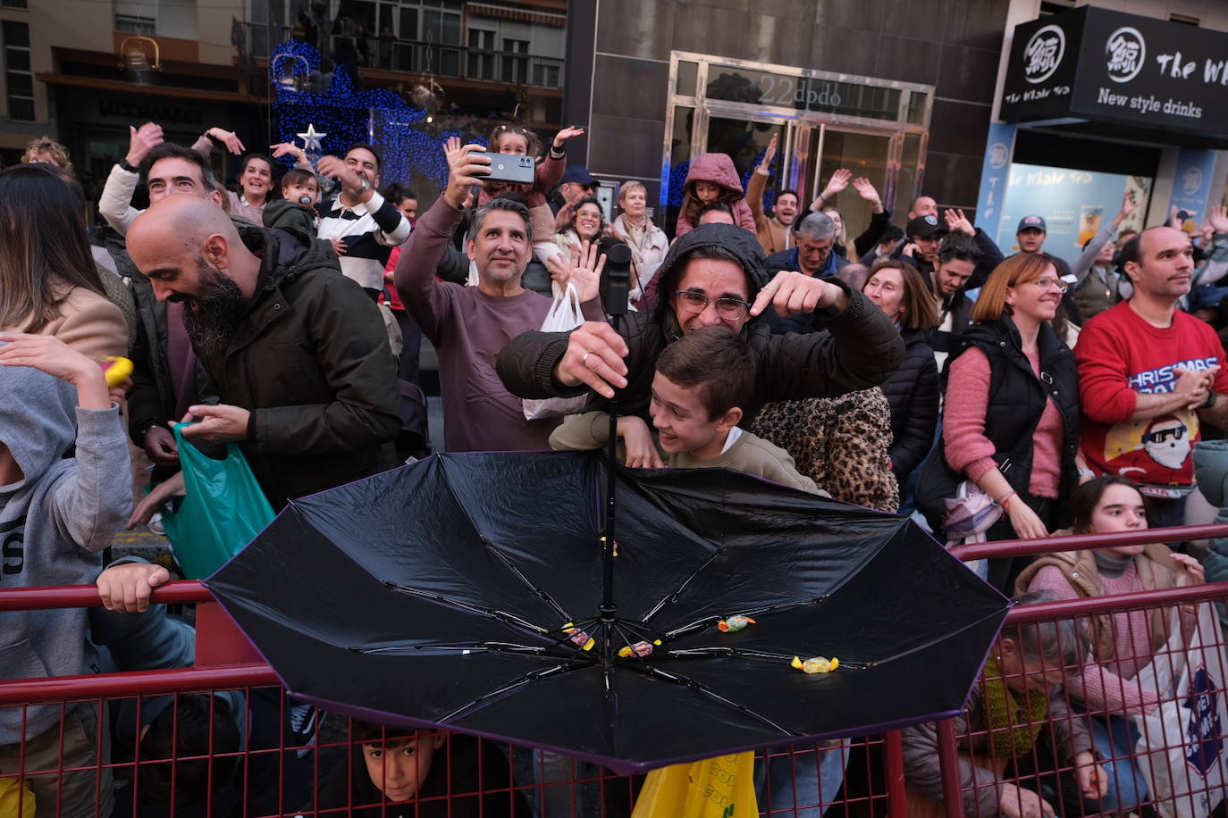 FOTOS: Melchor, Gaspar y Baltasar protagonizan una Cabalgata de cine en Cádiz en 2025