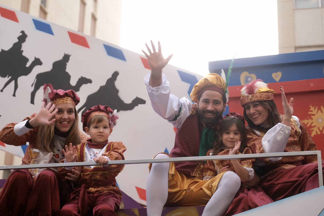 FOTOS: Melchor, Gaspar y Baltasar protagonizan una Cabalgata de cine en Cádiz en 2025