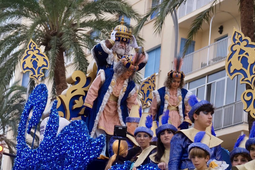 FOTOS: Melchor, Gaspar y Baltasar protagonizan una Cabalgata de cine en Cádiz en 2025