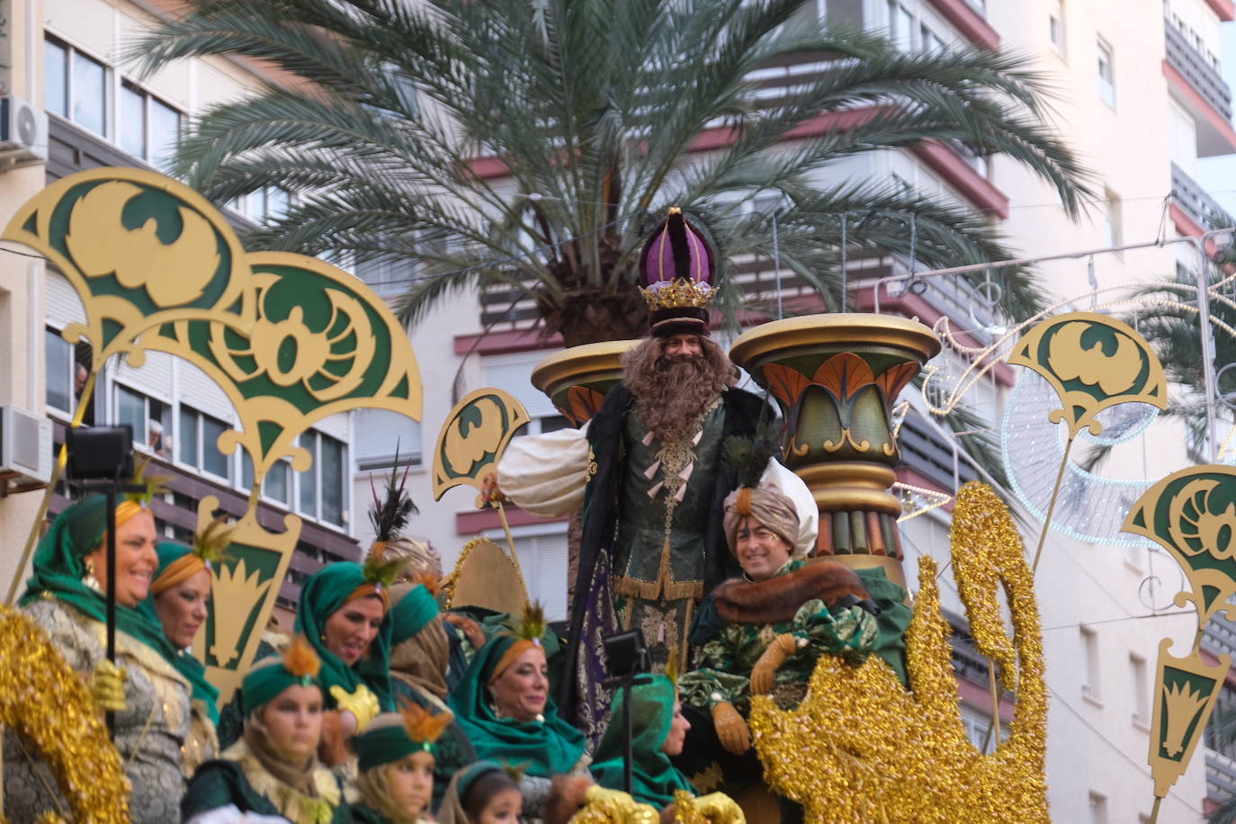 FOTOS: Melchor, Gaspar y Baltasar protagonizan una Cabalgata de cine en Cádiz en 2025