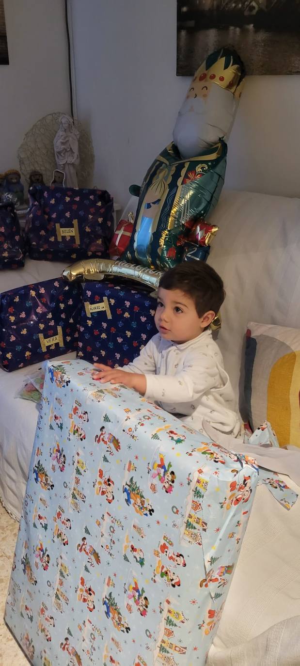 Los Reyes Magos llenan de regalos los hogares gaditanos