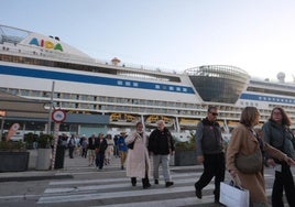 Récord histórico de cruceristas en el Puerto de Cádiz: casi 700.000 pasajeros en 2024