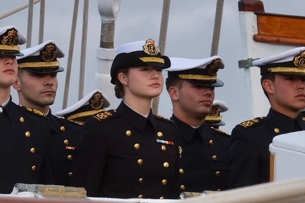 Fotos: La princesa Leonor embarca en Cádiz en el Juan Sebastián Elcano