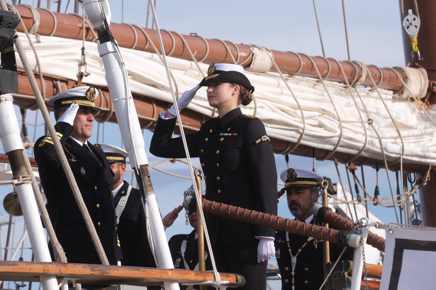 Fotos: La princesa Leonor embarca en Cádiz en el Juan Sebastián Elcano