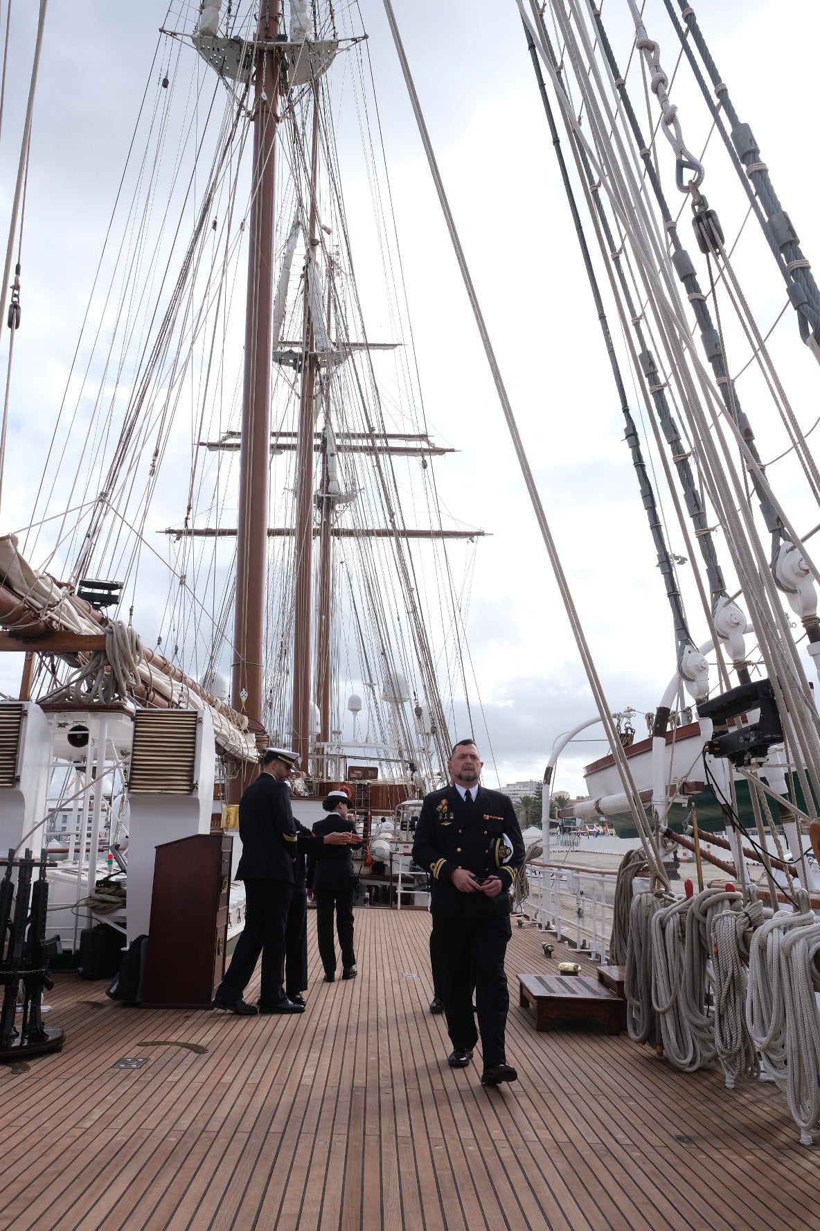 Fotos: La princesa Leonor embarca en Cádiz en el Juan Sebastián Elcano