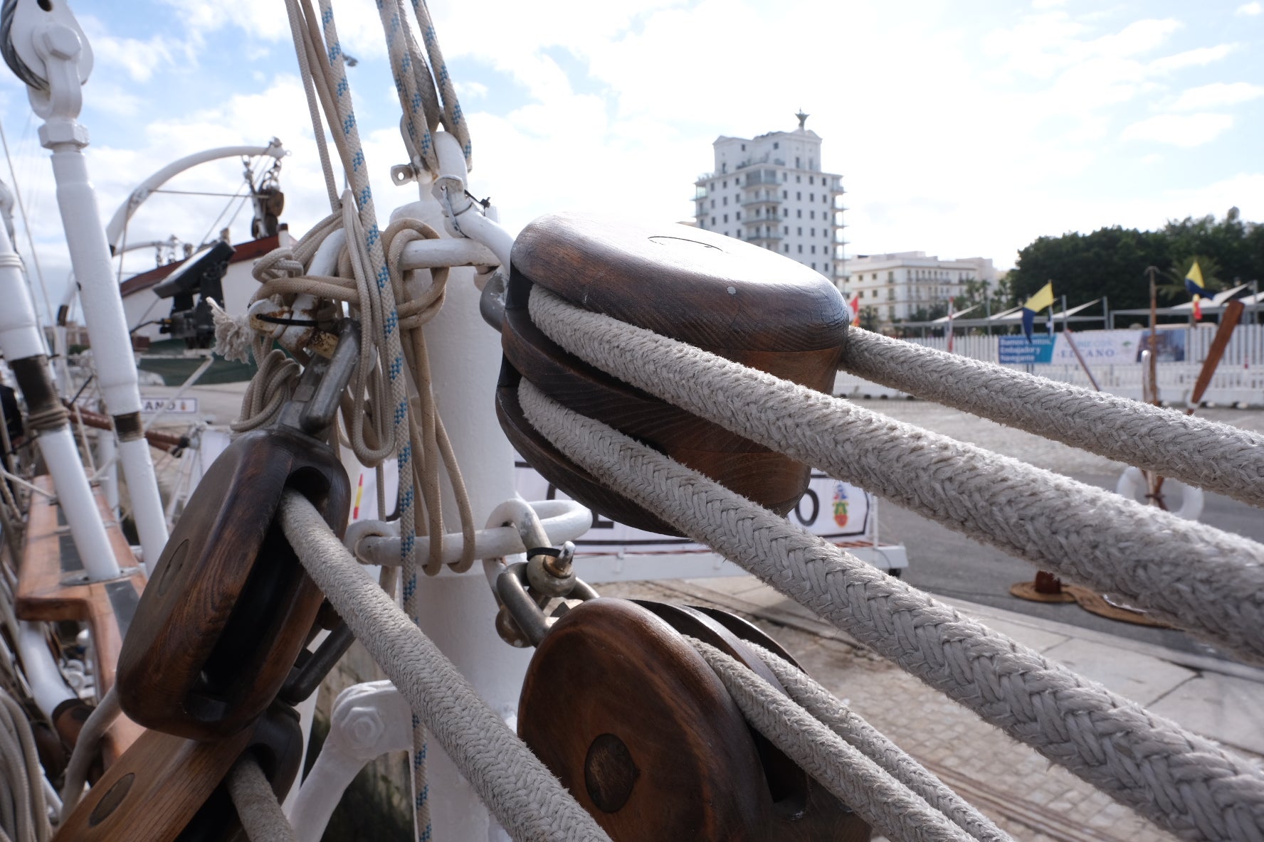 Fotos: La princesa Leonor embarca en Cádiz en el Juan Sebastián Elcano