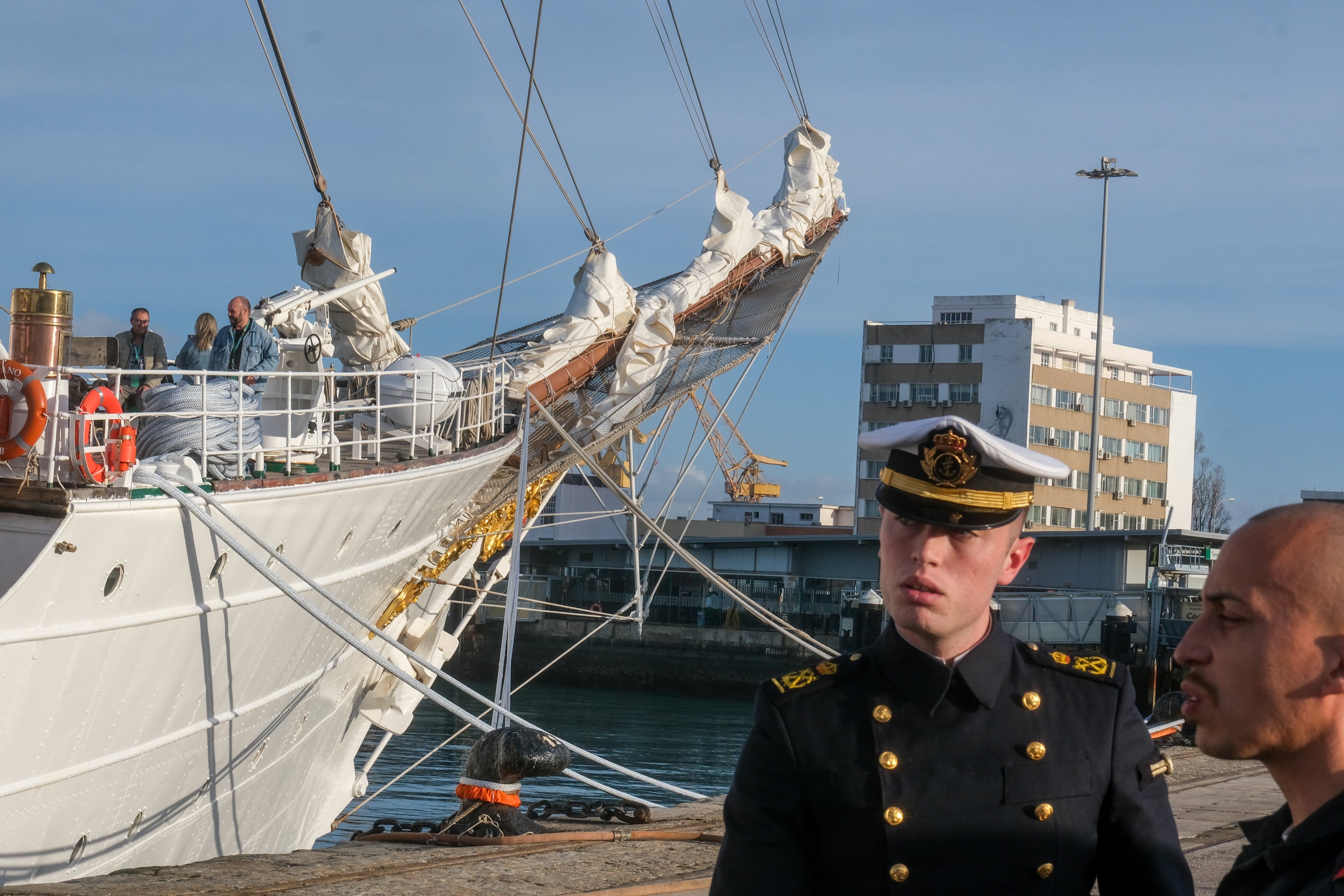 Fotos: Largas colas para poder recorrer Elcano en Cádiz, la casa de la Princesa Leonor los próximos meses