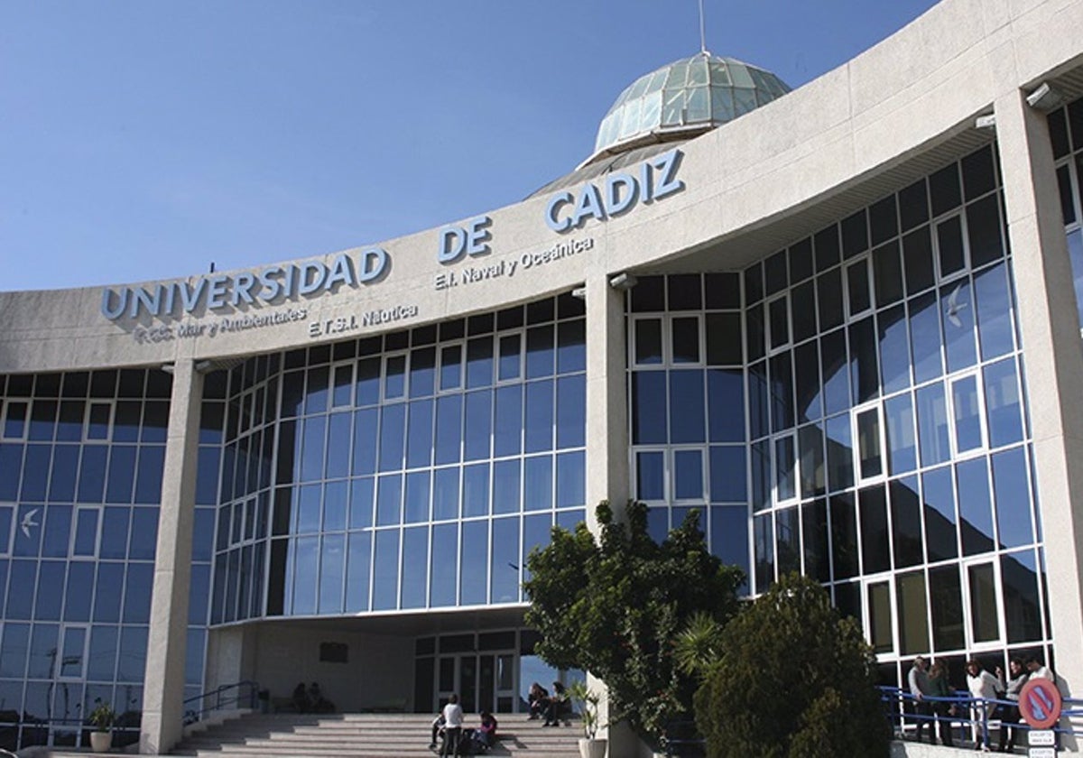 Facultad de Ciencias del Mar y Ambientales de la Universidad de Cádiz en el campus de Puerto Real.