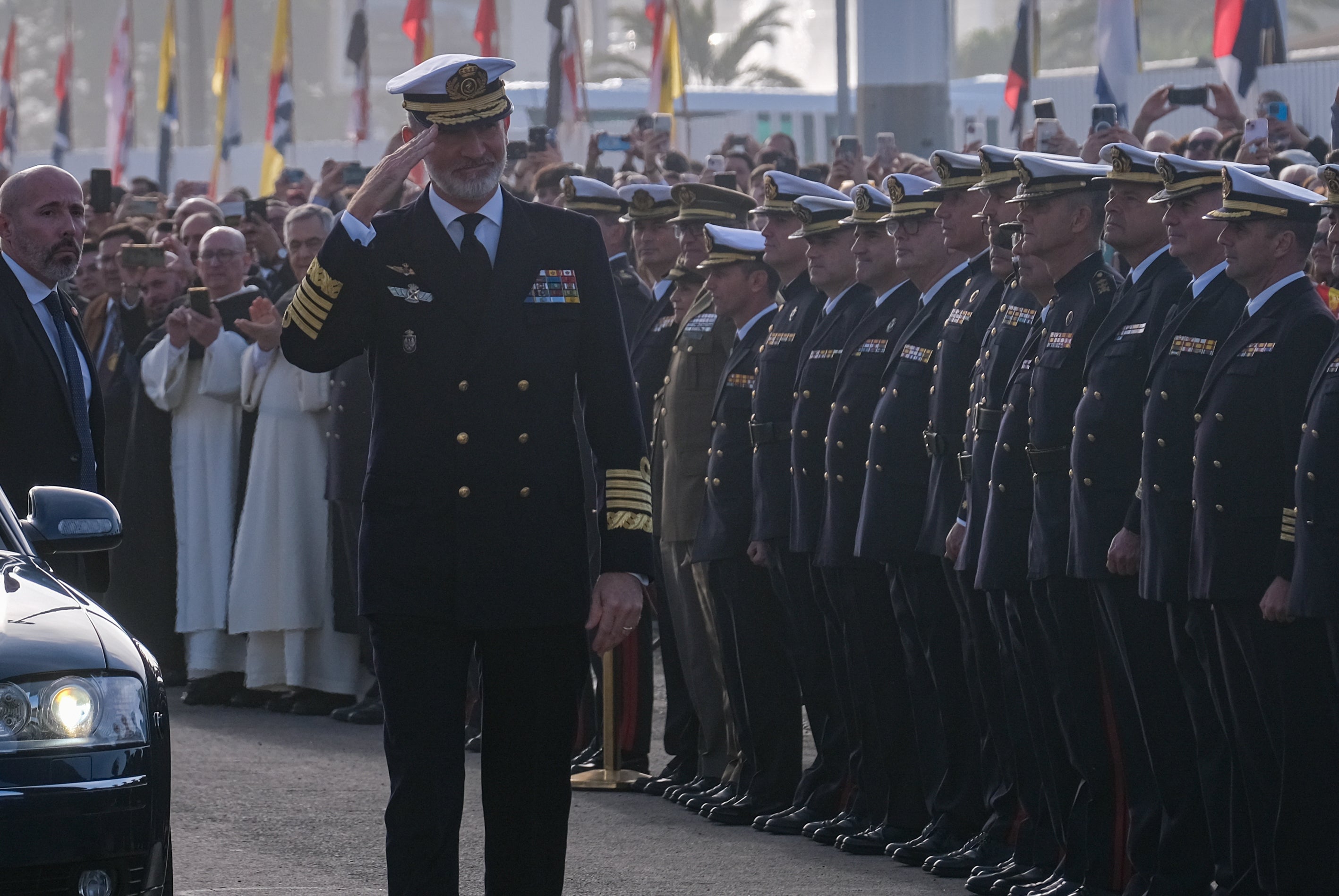 Imágenes de un día histórico en Cádiz: la Princesa Leonor ya navega en el Juan Sebastián de Elcano