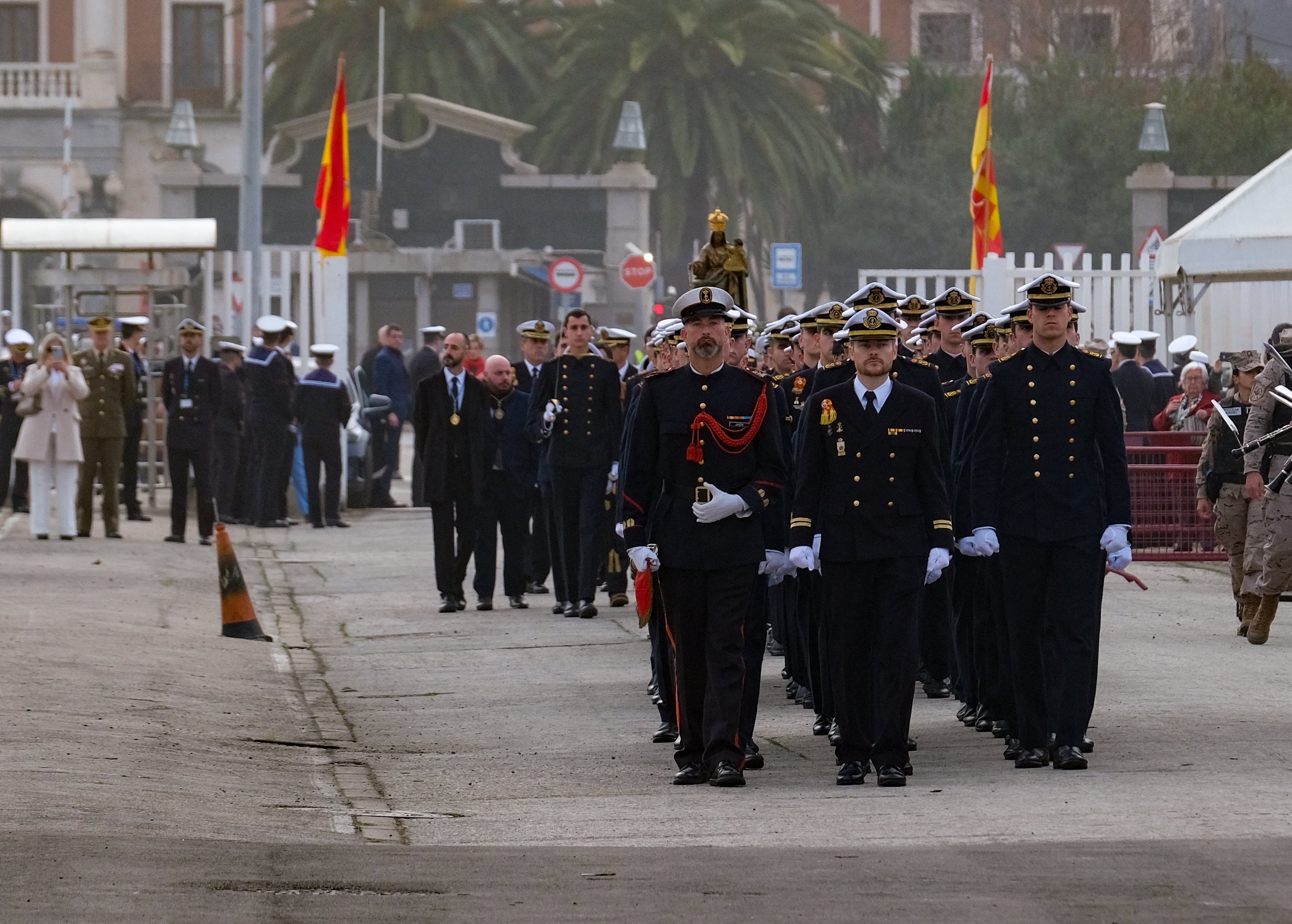 Imágenes de un día histórico en Cádiz: la Princesa Leonor ya navega en el Juan Sebastián de Elcano