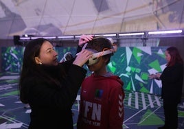 Deporte, realidad virtual y naturaleza se dan la mano en la plaza Ana Orantes de Cádiz