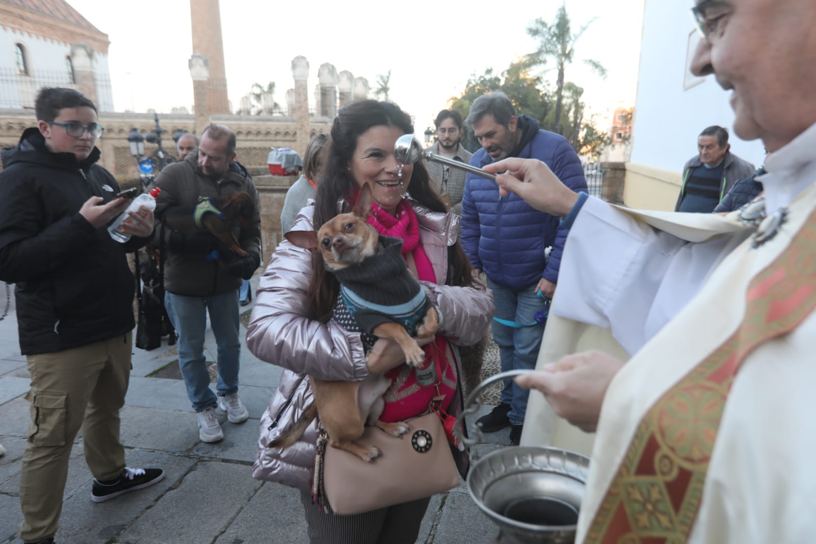 Bendición a las mascotas gaditanas en la festividad de San Antonio Abad