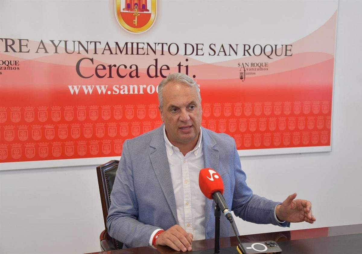 Juan Carlos Ruiz Boix, en rueda de prensa en el Ayuntamiento de San Roque.