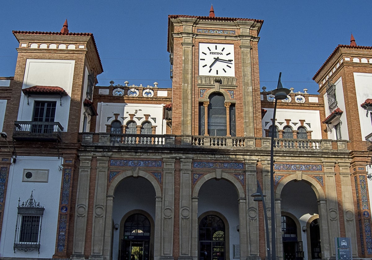 Fachada de la estación de Jerez