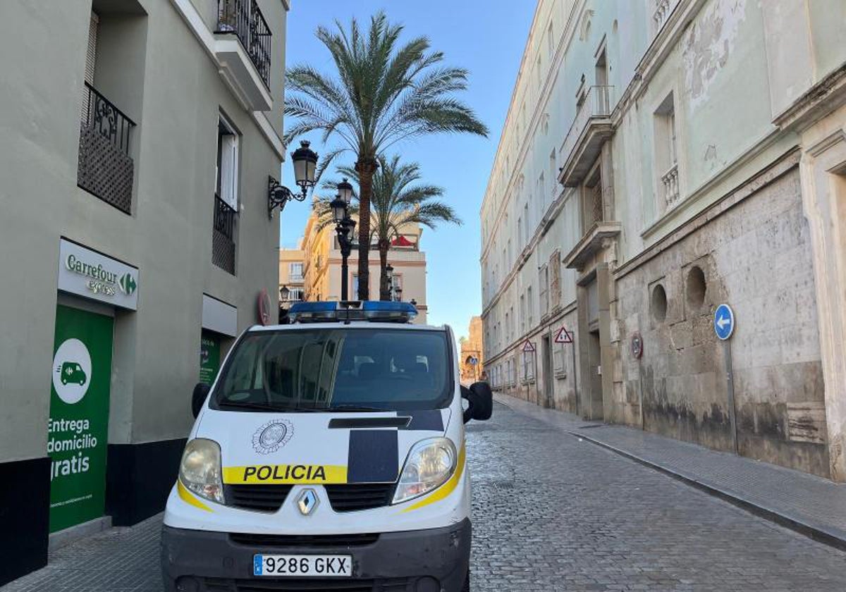 La Policía Local de Cádiz inspecciona más de 130 establecimientos vapers y el riesgo para menores de edad