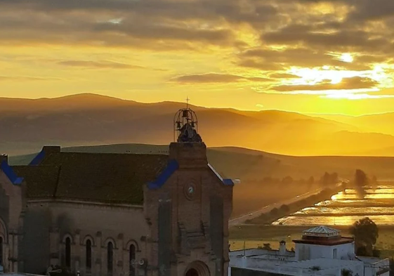 Imagen de un atardecer en Benalup