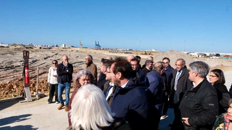 La nueva terminal de contenedores de Cádiz estará acabada a mediados de 2026