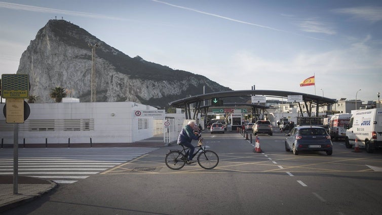 Un Juzgado de La Línea abre diligencias sobre el control del paso en la Verja de Gibraltar