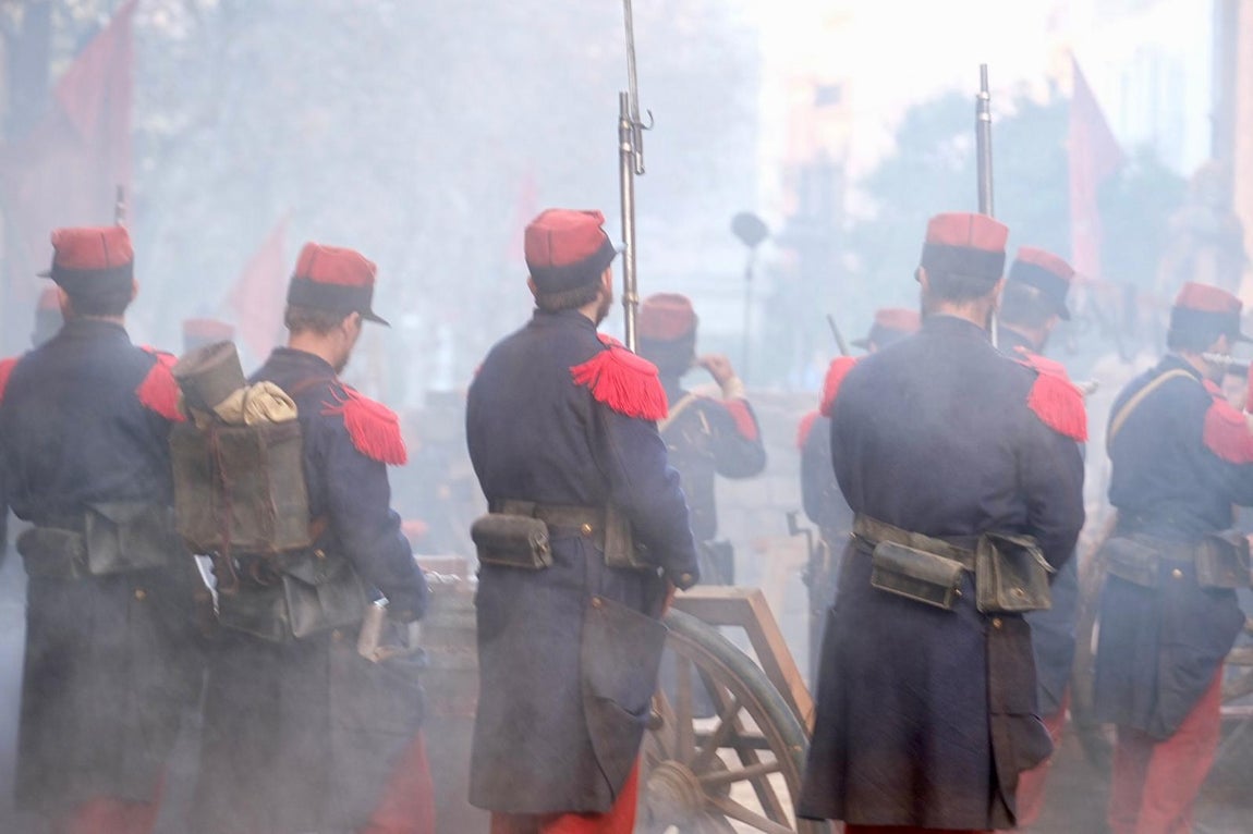 Fotos: Cádiz se convierte en París para el rodaje de &#039;Young Sherlock&#039;