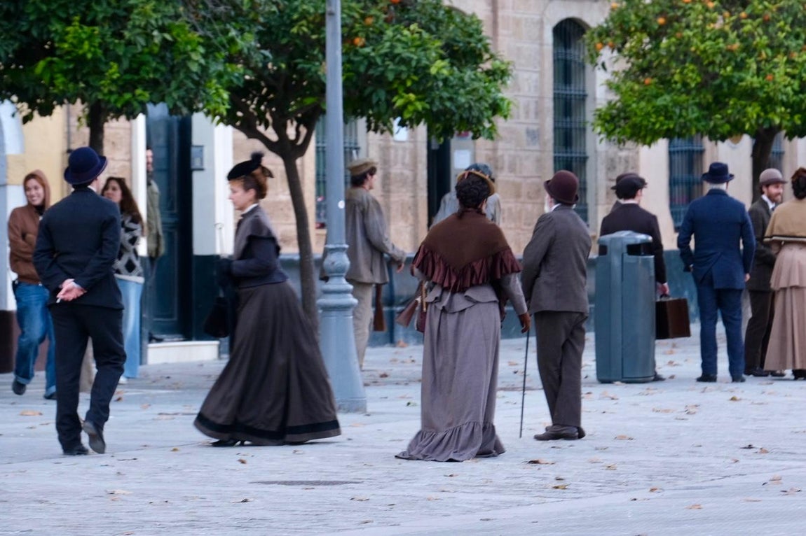 Fotos: Cádiz se convierte en París para el rodaje de &#039;Young Sherlock&#039;
