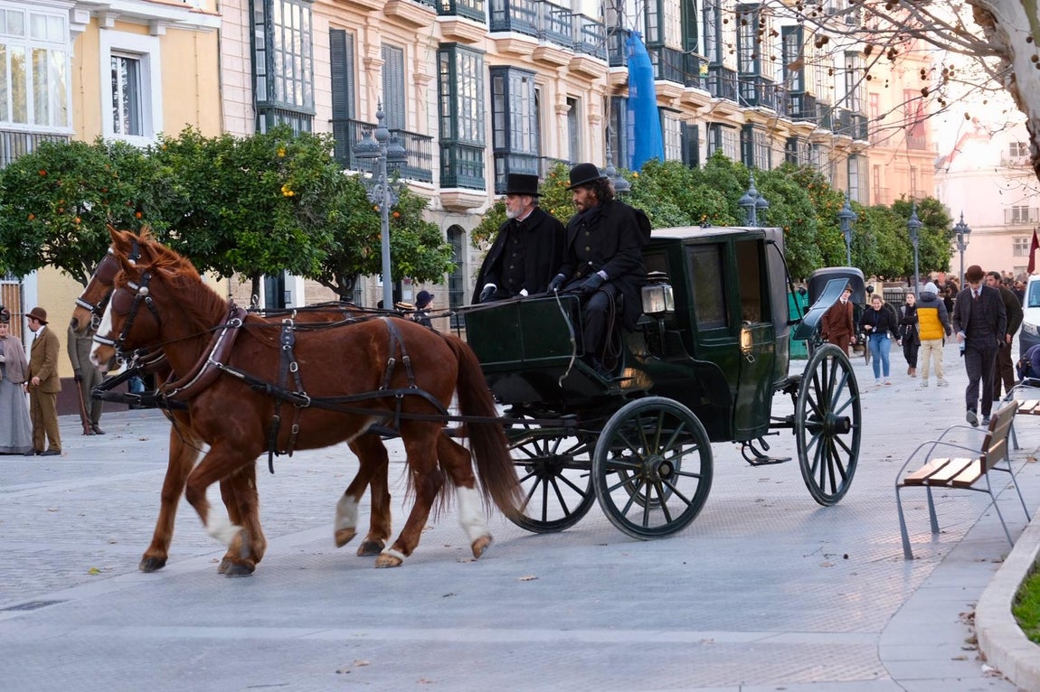 Fotos: Cádiz se convierte en París para el rodaje de &#039;Young Sherlock&#039;