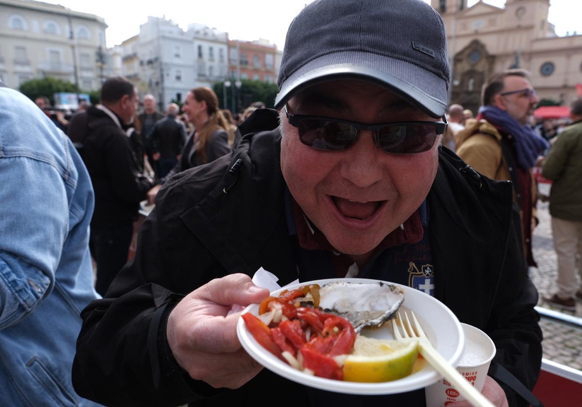 Ostiones y pimientos, el plato fuerte del día