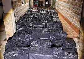 Incautadas más de 100.000 cajetillas de tabaco: la Guardia Civil detiene a 13 personas en San Roque y La Línea