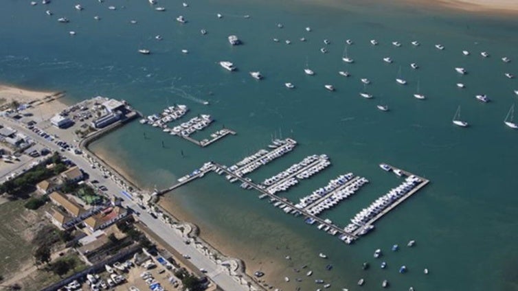 La playa de La Barrosa de Chiclana, en peligro de cierre para este verano