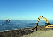 ¿Qué es un dragado? Este es el proceso que podría cerrar la playa de la Barrosa este verano