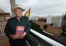 Jaime Rocha presenta su libro 'Misiles para la ETA' en el Ateneo de Cádiz