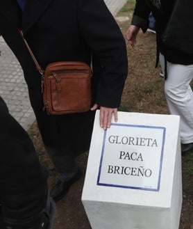 Imagen secundaria 2 - Cádiz pone en su corazón una glorieta para la eterna bailaora Paca Briceño