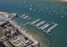 Costas atribuye a  Puertos de Andalucía el retraso en el dragado del caño de Sancti Petri