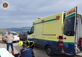 Rescatada una persona en el castillo de Zahara de la Sierra