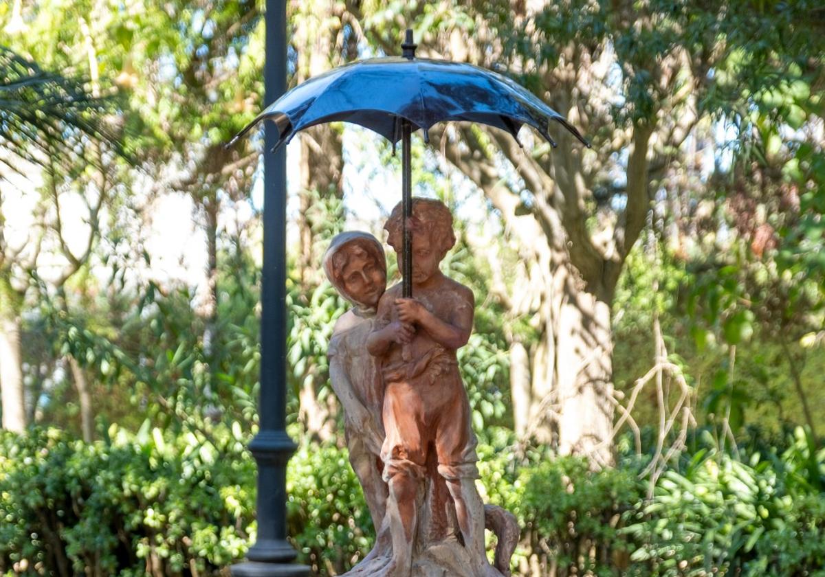 Fuente de Los niños del paraguas en el Parque del Genovés