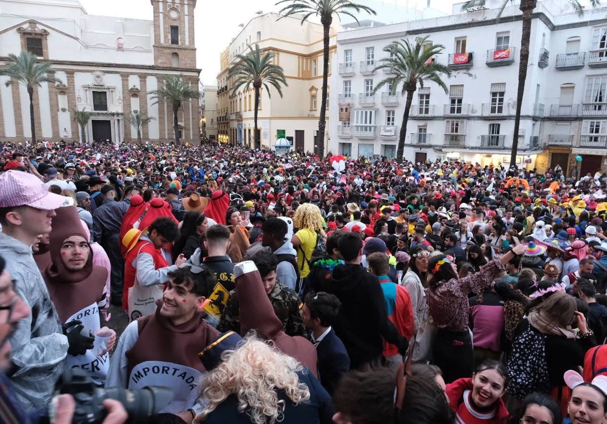 Imagen de archivo del ambiente en Cádiz durante el Carnaval