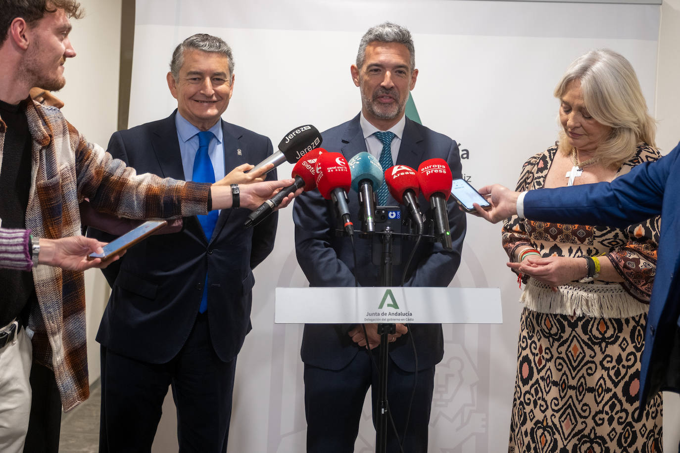 Fotos: La Junta entrega en Rota las Banderas de Andalucía 2025 de Cádiz