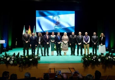 La Junta entrega a «gaditanos de pro» las Banderas de Andalucía de Cádiz 2025