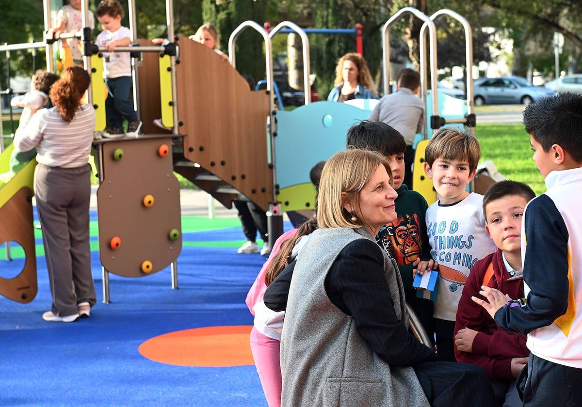 Inaugurado el nuevo parque infantil de Renfurbis en Jerez