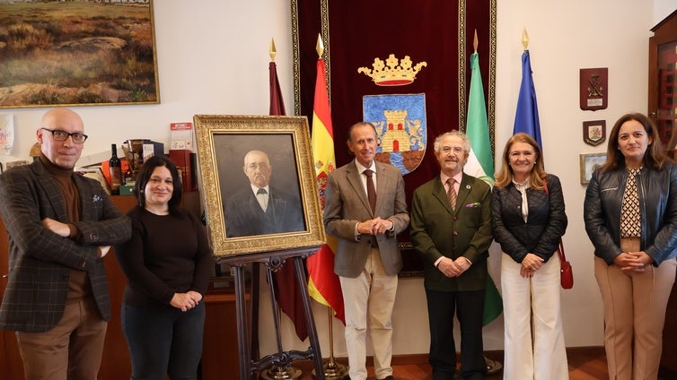 José María Esteban dona el cuadro 'Retrato de Don Francisco González Medina' de Eduardo Vassallo al Museo de Chiclana