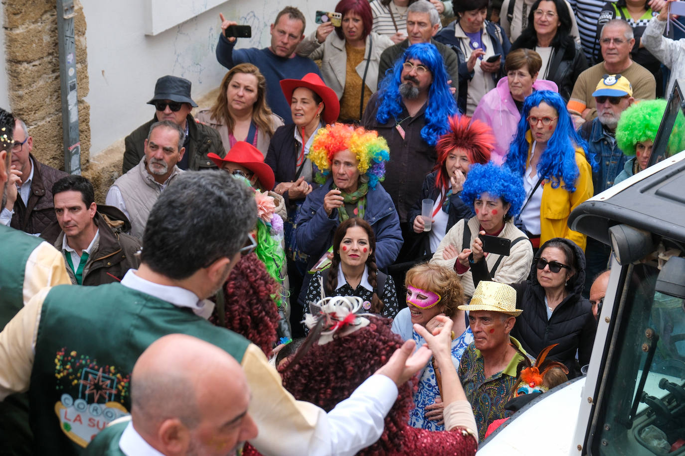 Fotos: Cádiz celebra el lunes de Carnaval con un ojo en el cielo