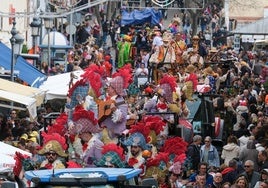 Fotos: Cádiz celebra el lunes de Carnaval con un ojo en el cielo