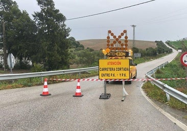 La borrasca Jana desborda el arroyo Salado y provoca el corte de varias carreteras de la provincia de Cádiz