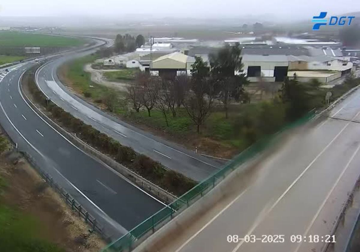 Carretera cortada en Cádiz.