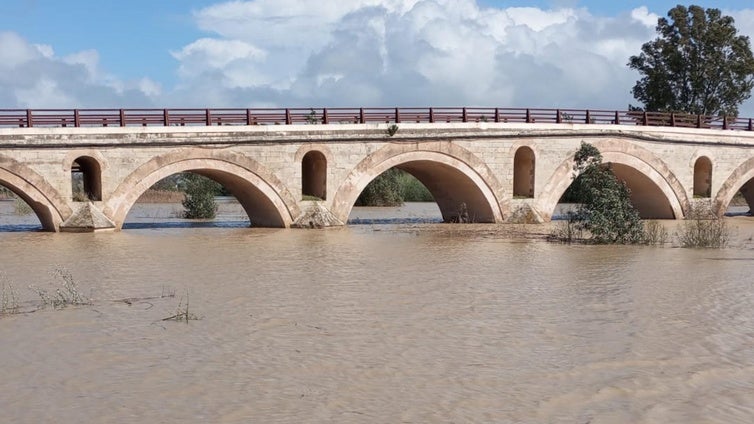 El caudal del río Guadalete se estabiliza pero la incertidumbre continúa para los vecinos de Jerez