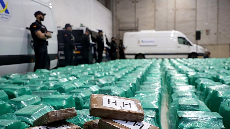 La pareja que iba a recibir las trece toneladas de cocaína de Algeciras se entrega tras cinco meses fugados