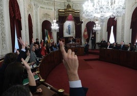 El Ayuntamiento de Cádiz aprueba el presupuesto 2025 con el rechazo del PSOE y AIG